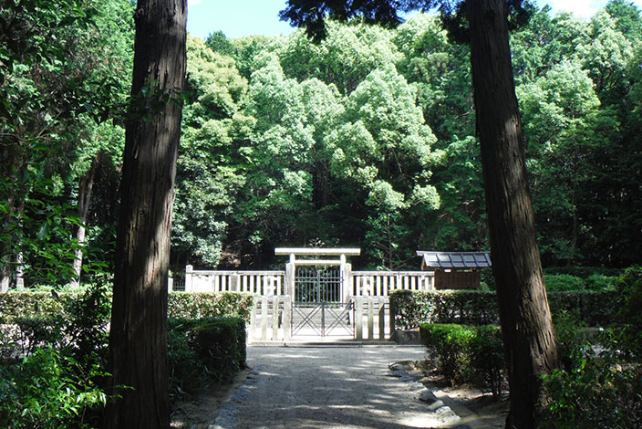 Bidatsu-tenno-ryo - Tomb of Emperor Bidatsu