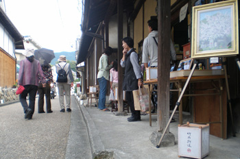 Toro Matsuri (Festival): Nokishita Gallery